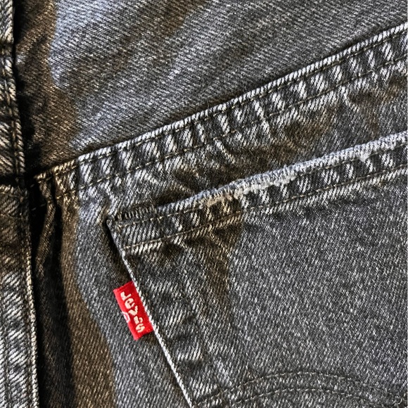 Levi’s black denim shorts - Picture 3 of 3